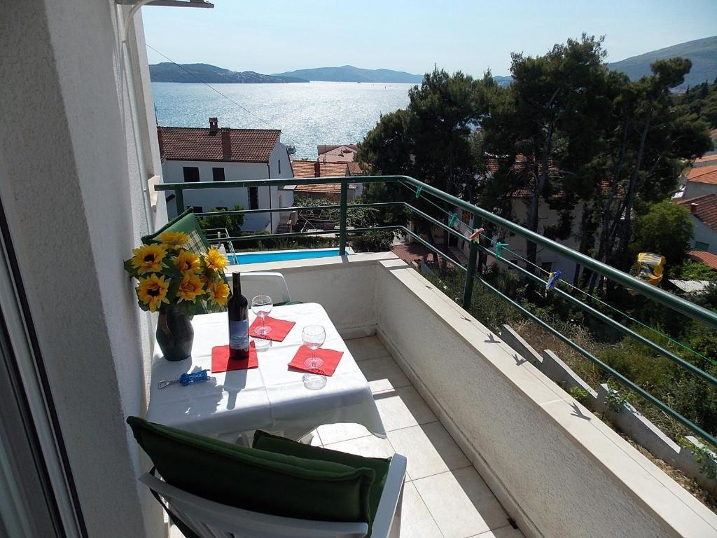 Apartments Villa Goja Trogir Exteriör bild