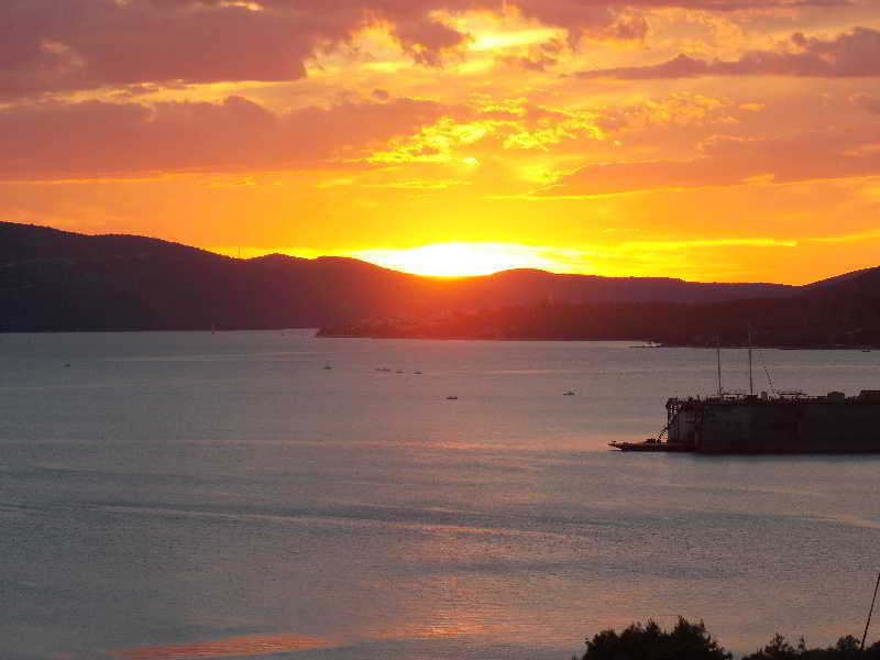 Apartments Villa Goja Trogir Exteriör bild